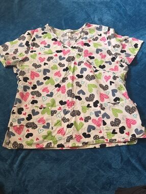 Scrubstar Women's Heart Print V-Neck Scrub Top in White, Pink, Green, Navy